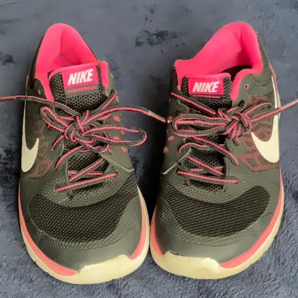 NIKE 2015 FLEX Girl’s Sneaker 4.5 Black/Pink - Picture 1 of 5